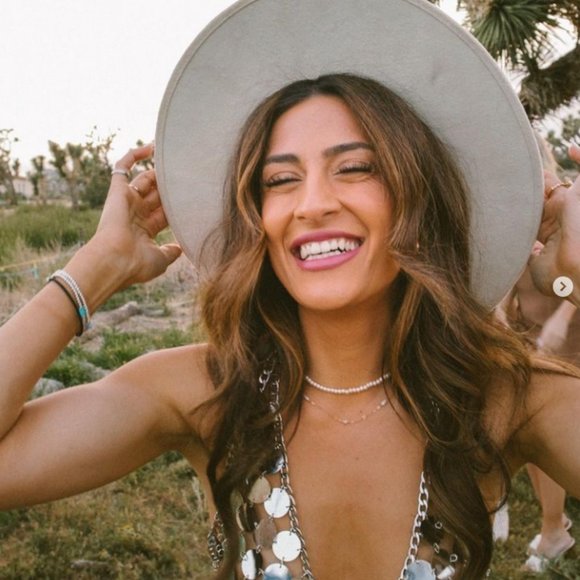 Meet your Posher, Lauren - Picture 1 of 1